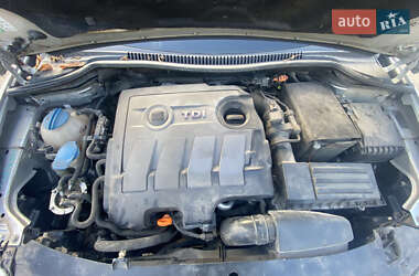 Хэтчбек SEAT Leon 2010 в 