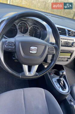 Хэтчбек SEAT Leon 2010 в 
