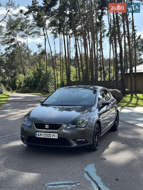 Хэтчбек SEAT Leon 2016 в Житомире