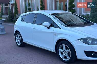 Хэтчбек SEAT Leon 2011 в 