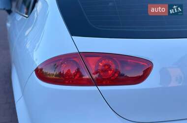 Хэтчбек SEAT Leon 2011 в 