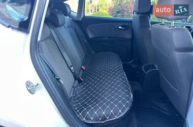 Хэтчбек SEAT Leon 2011 в 
