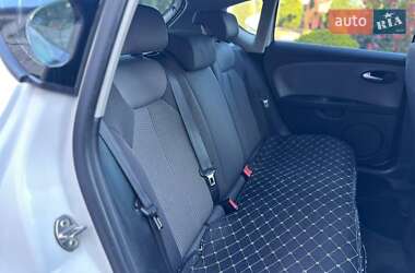 Хэтчбек SEAT Leon 2011 в 
