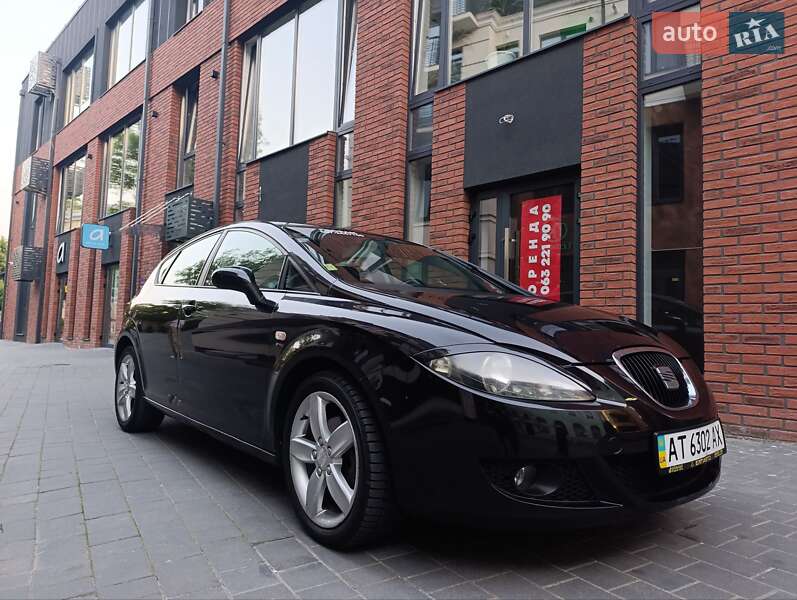 Хэтчбек SEAT Leon 2008 в 