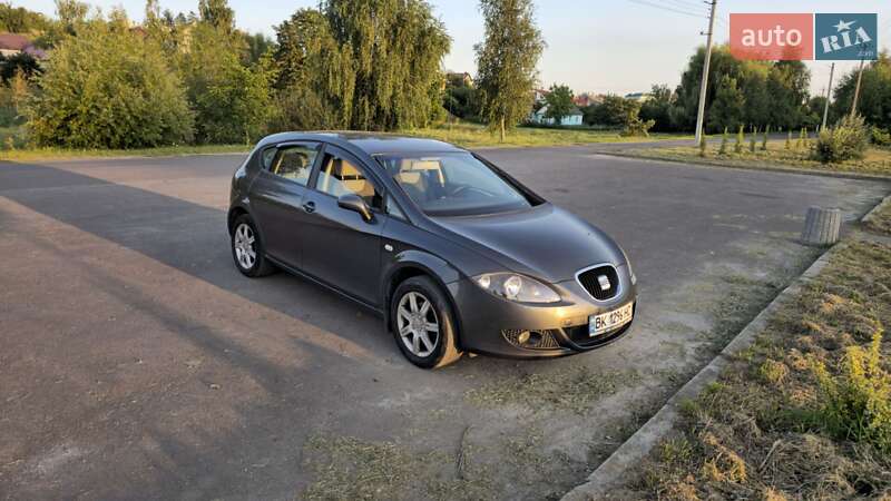 Хэтчбек SEAT Leon 2006 в Ровно