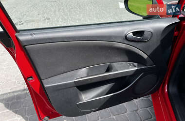 Хэтчбек SEAT Leon 2010 в 