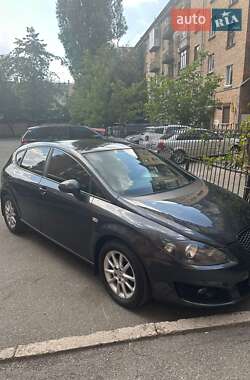Хэтчбек SEAT Leon 2011 в Киеве