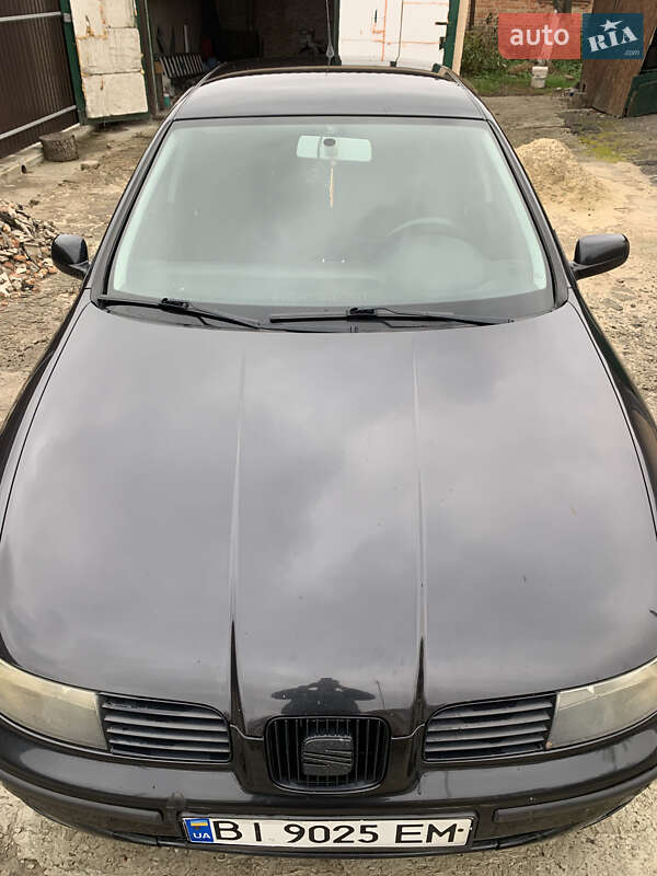 Хэтчбек SEAT Leon 2002 в Пирятине