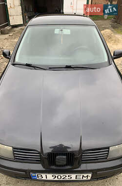 Хэтчбек SEAT Leon 2002 в 