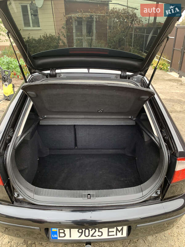 Хэтчбек SEAT Leon 2002 в Пирятине