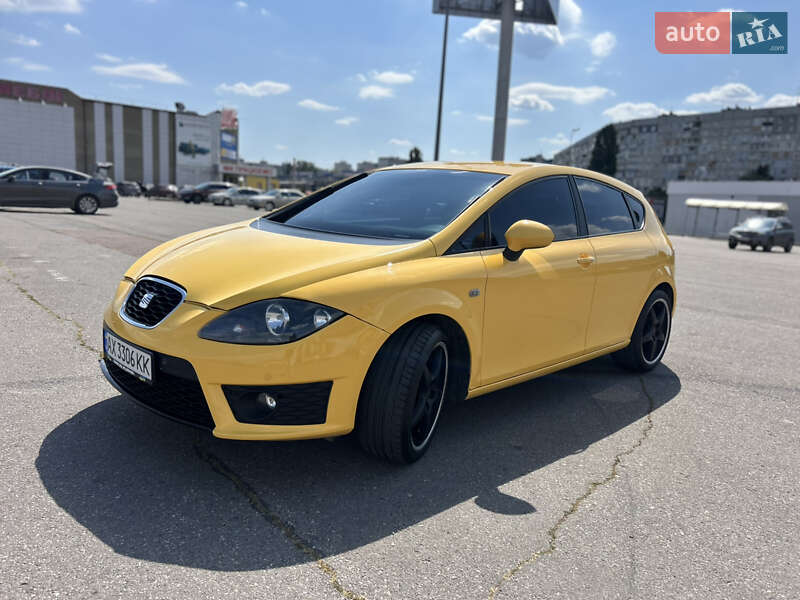 Хэтчбек SEAT Leon 2010 в Харькове