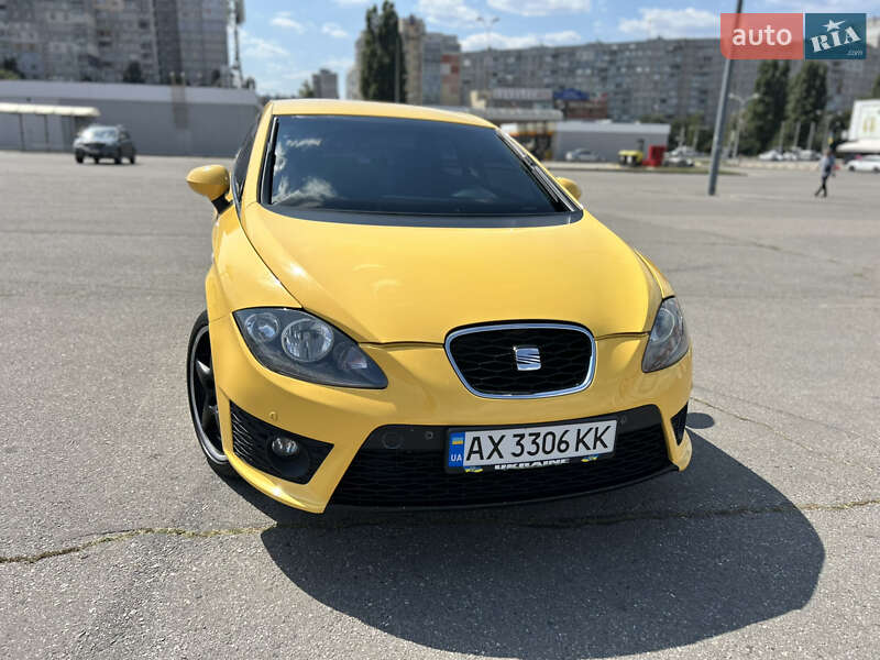 Хэтчбек SEAT Leon 2010 в Харькове