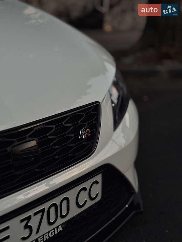 Хэтчбек SEAT Leon 2016 в Днепре