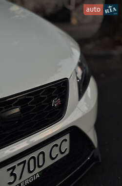 Хэтчбек SEAT Leon 2016 в 