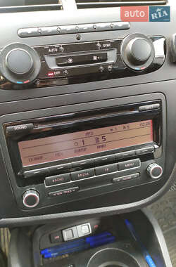 Хэтчбек SEAT Leon 2012 в 