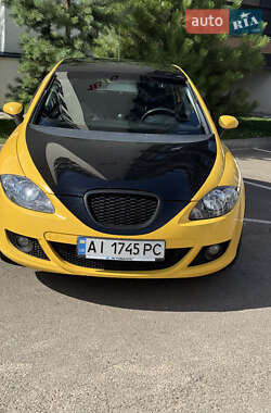 Хэтчбек SEAT Leon 2008 в Киеве