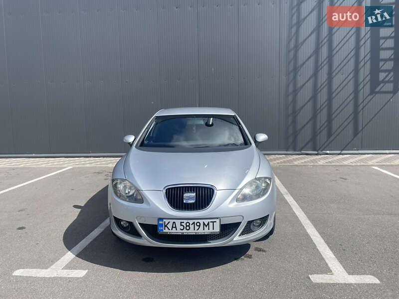Хэтчбек SEAT Leon 2007 в Киеве