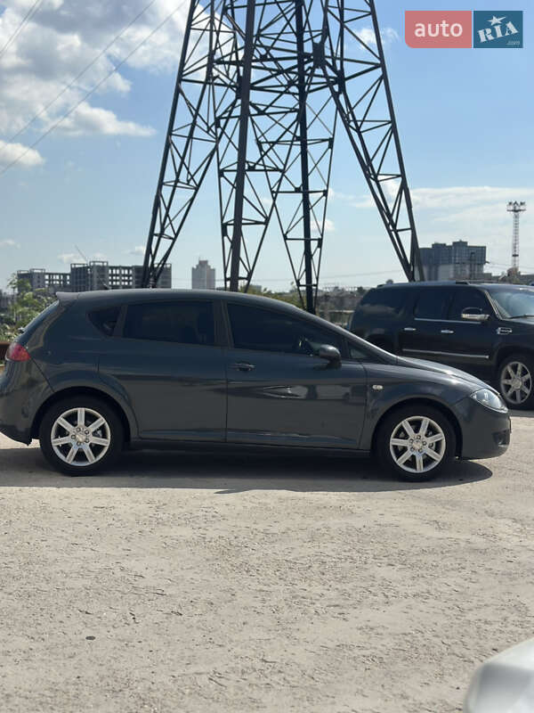 Хэтчбек SEAT Leon 2006 в Киеве