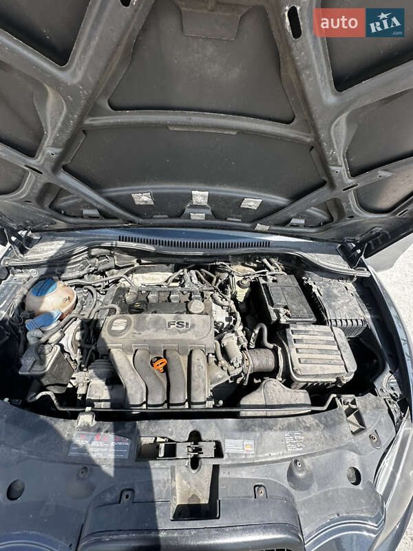 Хэтчбек SEAT Leon 2006 в Киеве