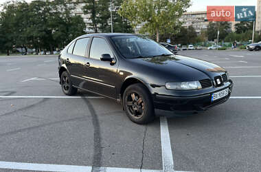 Хэтчбек SEAT Leon 2001 в 