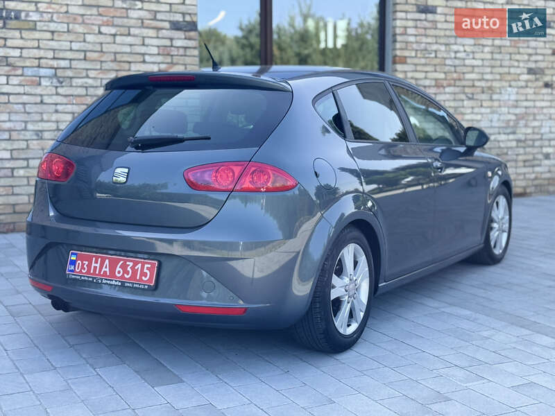 Хэтчбек SEAT Leon 2010 в Луцке