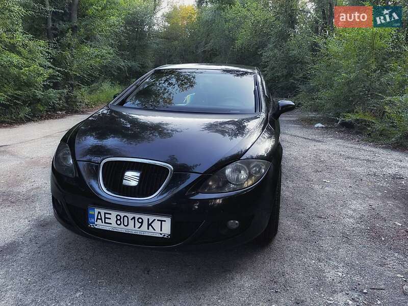 Хэтчбек SEAT Leon 2006 в 