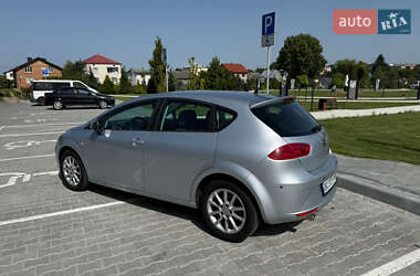 Хэтчбек SEAT Leon 2010 в 