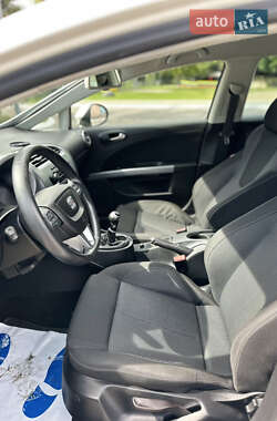 Хэтчбек SEAT Leon 2009 в 