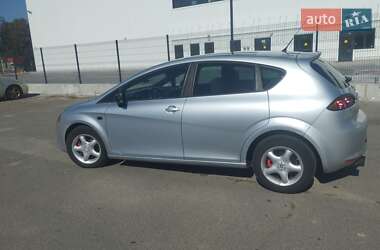 Хэтчбек SEAT Leon 2005 в 