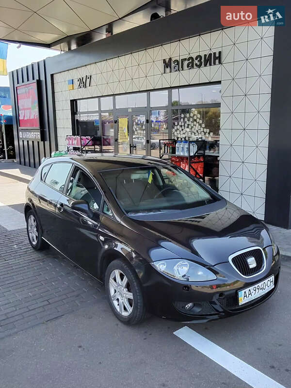 Хэтчбек SEAT Leon 2006 в 