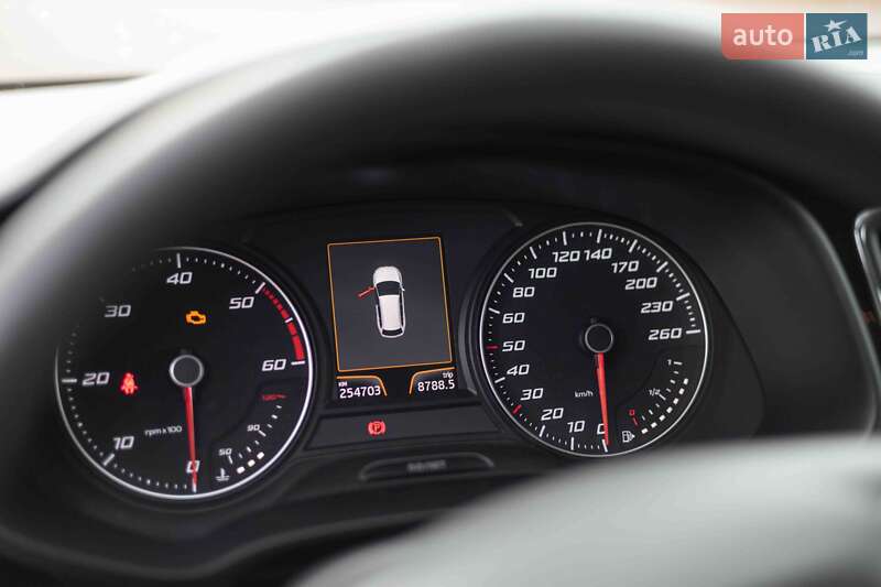 Універсал SEAT Leon 2014 в Ужгороді