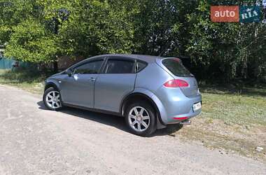 Хэтчбек SEAT Leon 2006 в  фото 13 Хэтчбек SEAT Leon 2006 в