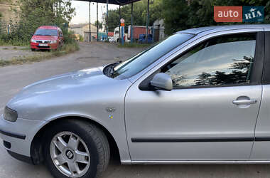 Хэтчбек SEAT Leon 2000 в 