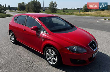 Хетчбек SEAT Leon 2010 в 
