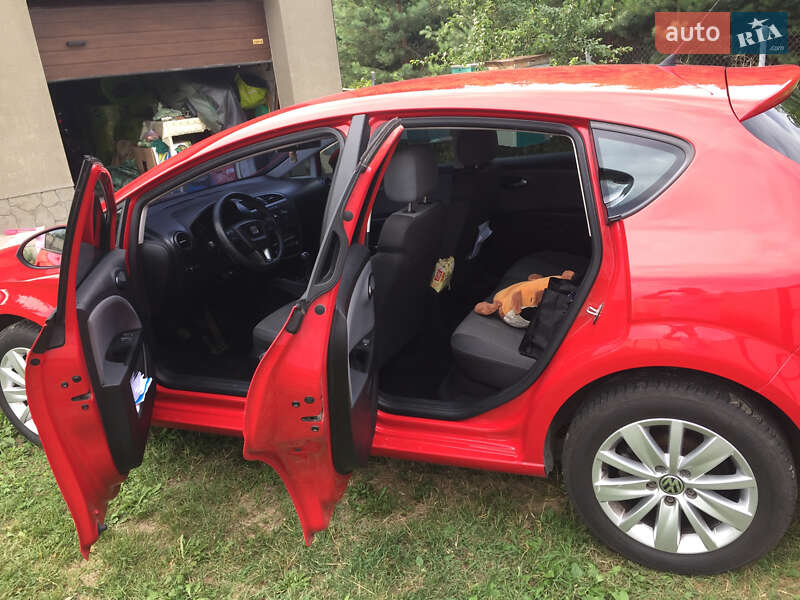 Хэтчбек SEAT Leon 2011 в Киеве