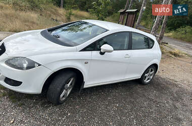 Хэтчбек SEAT Leon 2011 в 