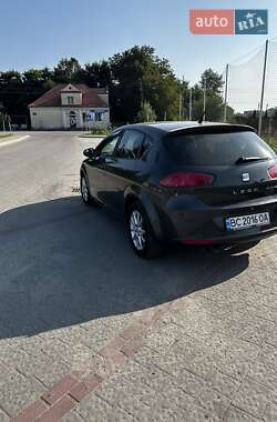 Хэтчбек SEAT Leon 2011 в 
