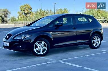 Хэтчбек SEAT Leon 2011 в 