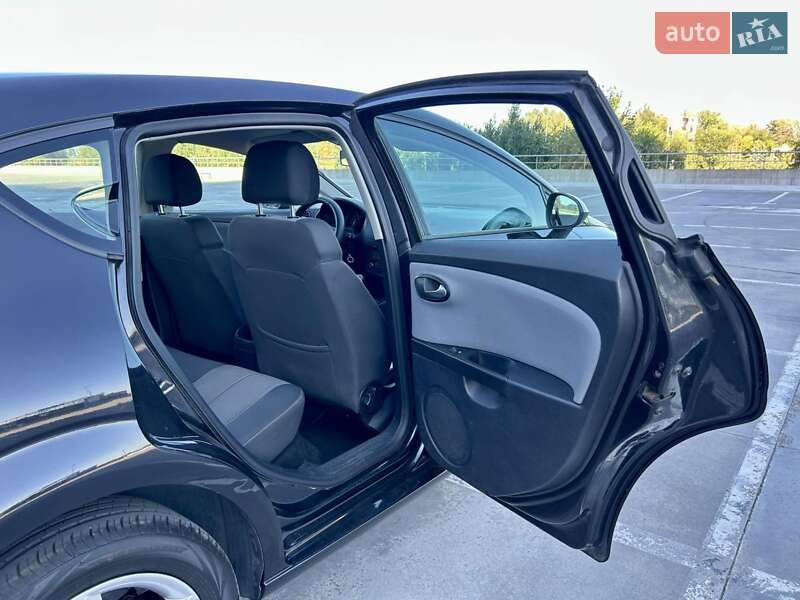 Хэтчбек SEAT Leon 2011 в Киеве фото 20 Хэтчбек SEAT Leon 2011 в Киеве