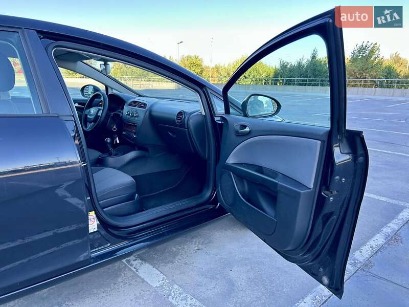 Хэтчбек SEAT Leon 2011 в Киеве фото 24 Хэтчбек SEAT Leon 2011 в Киеве