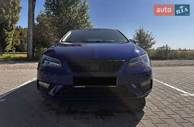 Хэтчбек SEAT Leon 2017 в 