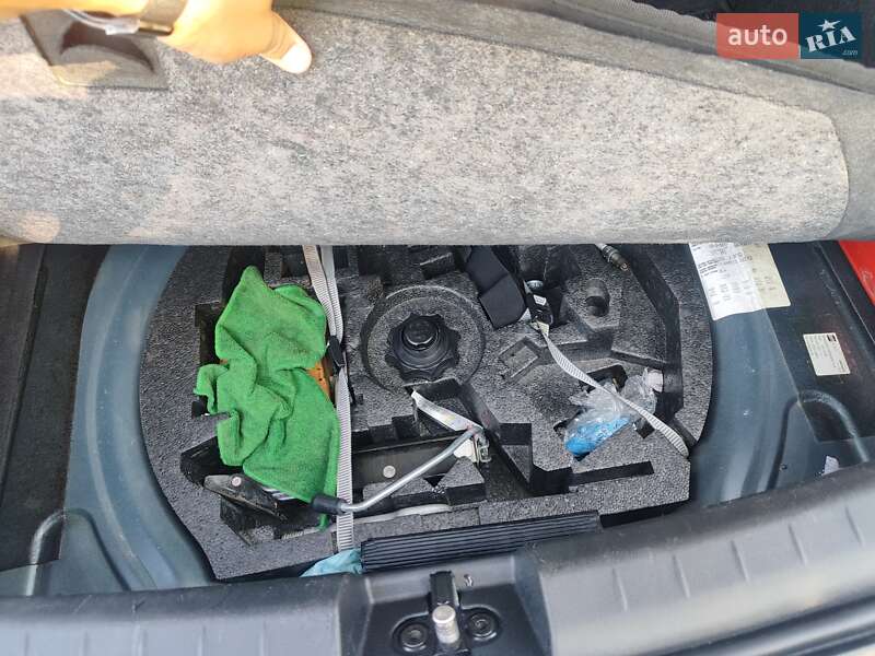 Хэтчбек SEAT Leon 2006 в Киеве