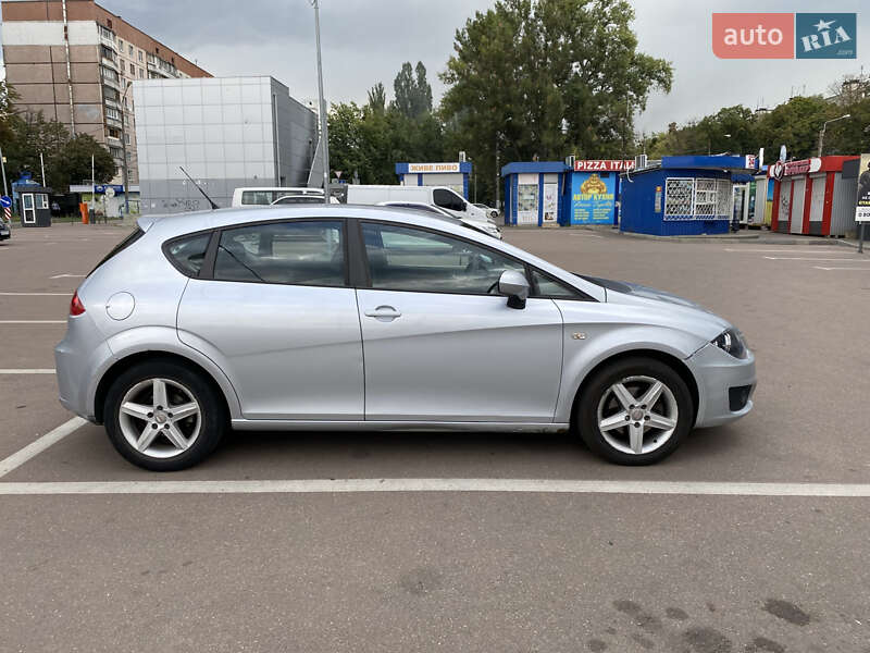 Хэтчбек SEAT Leon 2010 в Полтаве