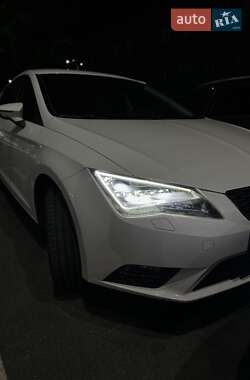 Хэтчбек SEAT Leon 2013 в 