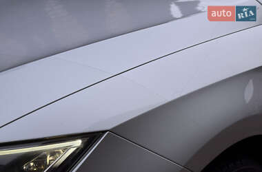Хэтчбек SEAT Leon 2013 в 