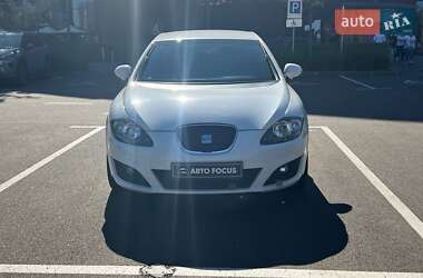 Хэтчбек SEAT Leon 2011 в 
