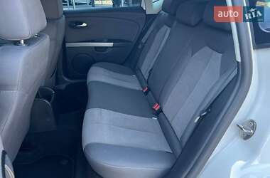 Хэтчбек SEAT Leon 2011 в 