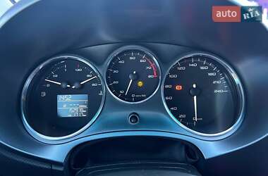 Хэтчбек SEAT Leon 2011 в 