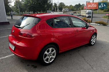 Хэтчбек SEAT Leon 2010 в 