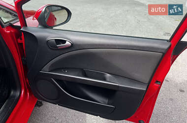 Хэтчбек SEAT Leon 2010 в 